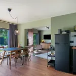 250m Zum Grimnitzsee Apartament
