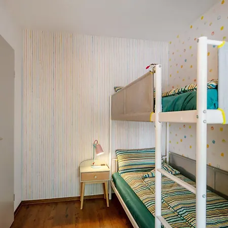 250m Zum Grimnitzsee Apartment *